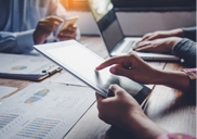 노트북하는이미지